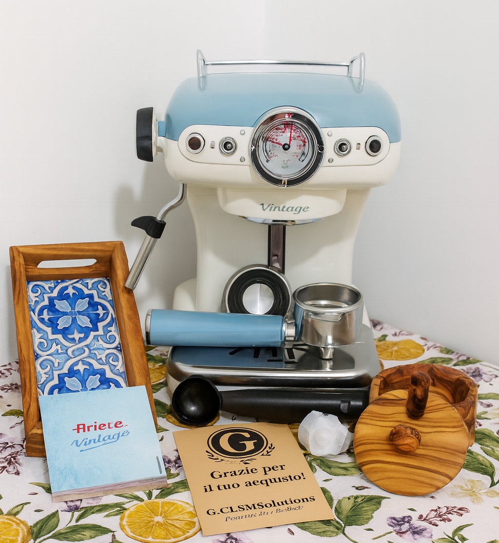 "Set Arte & Gusto: spremiagrumi Ariete Vintage azzurro e tagliere artigianale siciliano in legno d'ulivo."